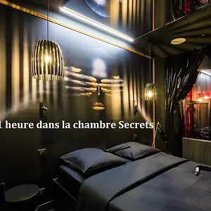 Avec Nuit Insolite Au Dandy Et Jacuzzi Privatise (adults Only) , Paris France